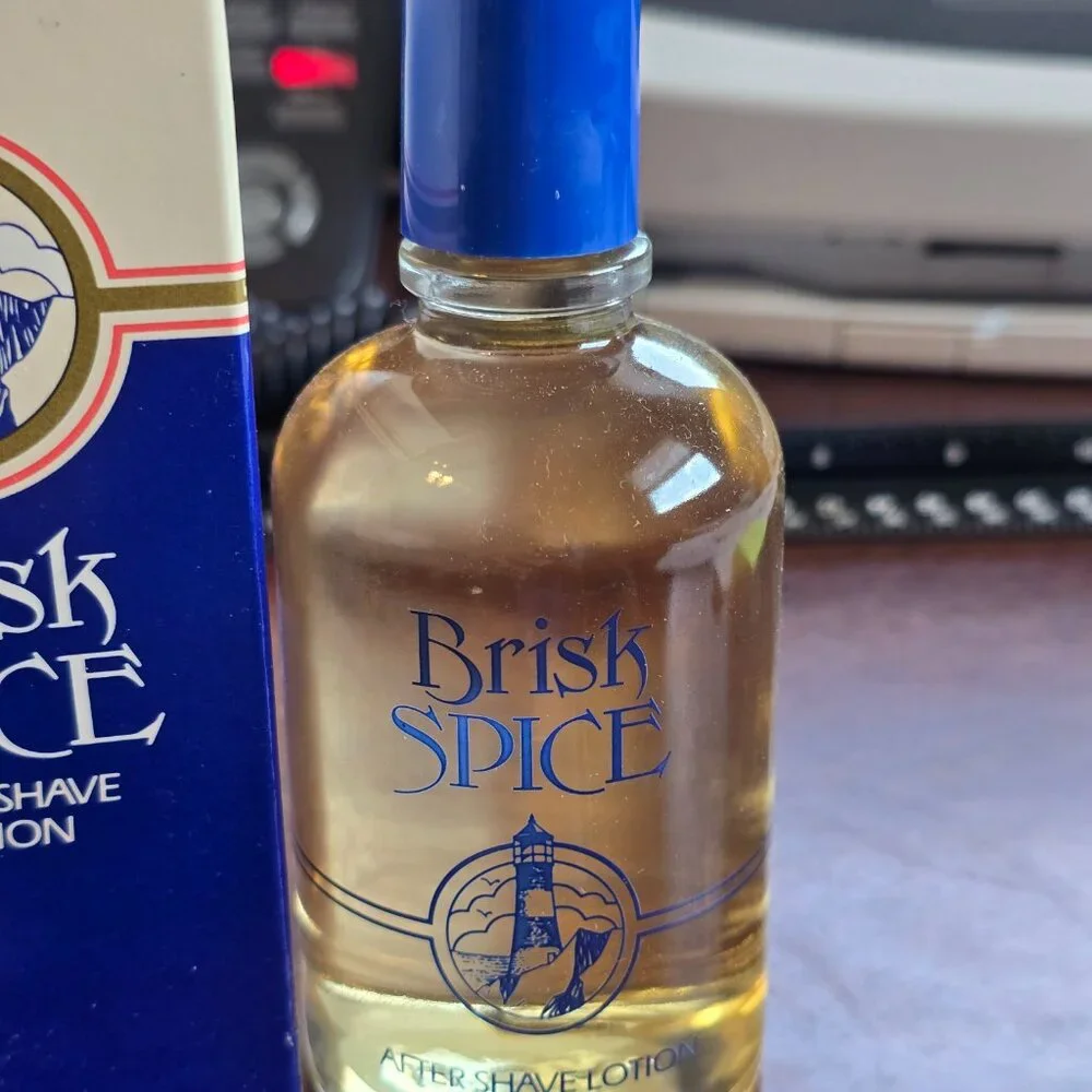 New In Box (NIB) Vintage 1987 Avon Brisk Spice After Shave Lotion - 4.5 fl oz